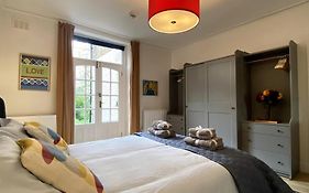 Spacious 2 Bedroom Apartment In Maida Vale